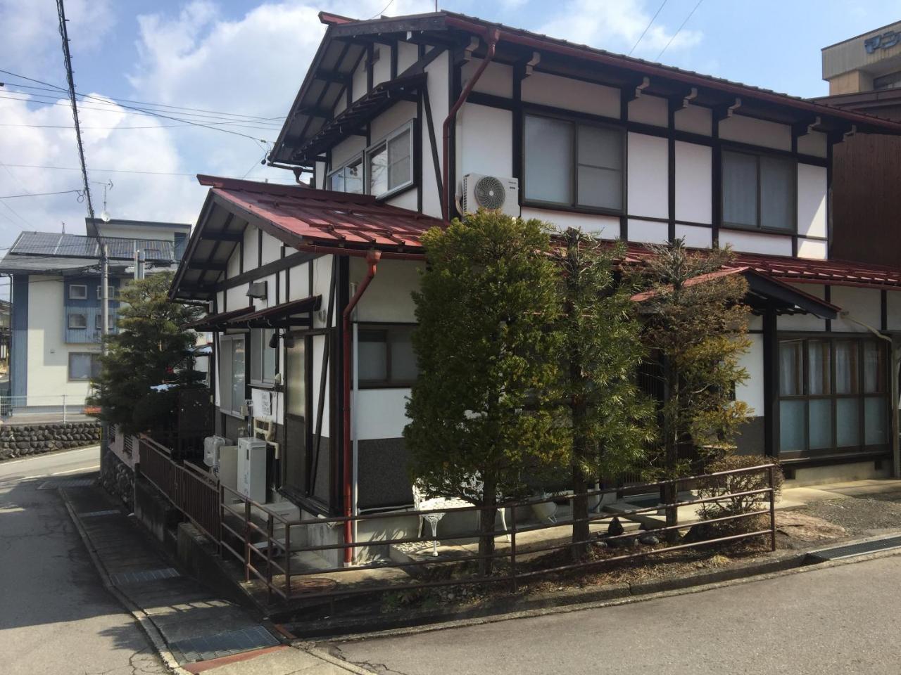 Guest House Hinode Takayama  Ngoại thất bức ảnh